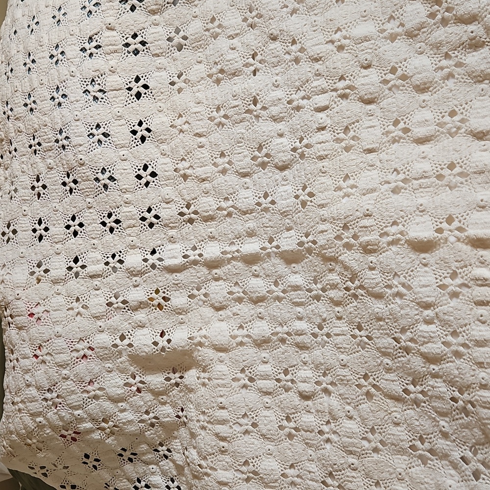 VTG White/Cream Crocheted Bedspread - Picture 2 of 4
